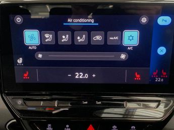 Volkswagen ID.3 Pro 58kWh Life (145 ps) - HEATED SEATS - HEATED STEERING