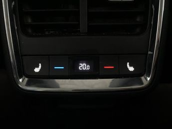 Skoda Enyaq 62kWh 60 (179 ps) - PARKING PACKAGE - COMFORT SEAT PACK - FAMILY