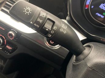 Kia Niro 39kWh 2 (134 bhp) - PADDLE SHIFT - 17IN ALLOYS - AIR CON