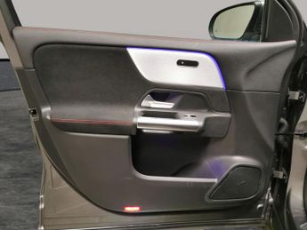 Mercedes-Benz EQA EQA 250 66.5kWh AMG Line (Premium) (190 ps) - HEATED SEATS - NAV