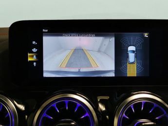 Mercedes-Benz EQA EQA 250 66.5kWh AMG Line (Premium) (190 ps) - HEATED SEATS - NAV