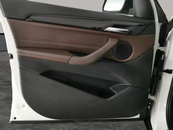 BMW X1 2.0 20d xLine xDrive (190 ps) - AUTO PARK - REVERSE CAM - LUMBAR