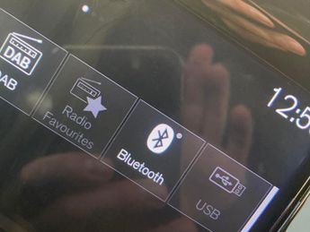 Volvo V60 2.0 D3 Momentum Pro (150 ps) - BLIND SPOT ASSIST