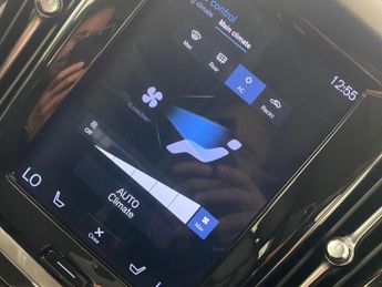 Volvo V60 2.0 D3 Momentum Pro (150 ps) - BLIND SPOT ASSIST