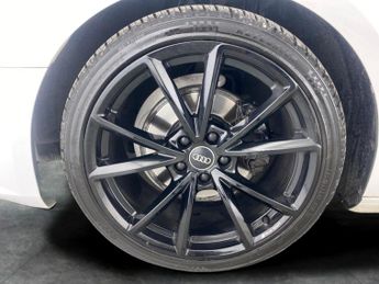 Audi A4 2.0 TFSI 35 Black Edition S Tronic (150 ps) - DRIVING MODES - EL
