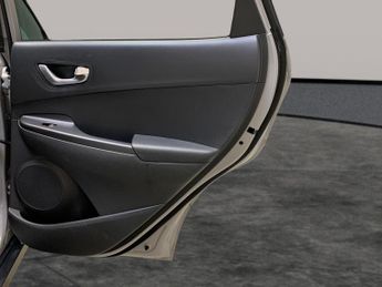 Hyundai Kona 64kWh Premium (10.5kW Charger) (204 ps) - HEATED SEATS - HEATED 