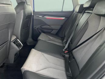 Skoda Enyaq 62kWh 60 (179 ps) - PARKING PACKAGE - COMFORT SEAT PACK - FAMILY