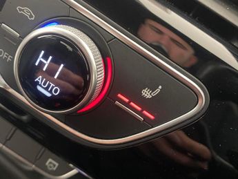 Audi A4 2.0 TFSI 35 Black Edition S Tronic (150 ps) - DRIVING MODES - EL