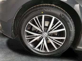 Volkswagen Golf 1.5 TSI EVO SE Nav DSG (130 ps) - CAR-NET APP-CONNECT - PARK SEN