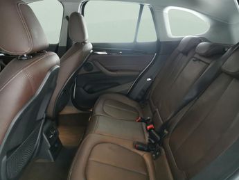 BMW X1 2.0 20d xLine xDrive (190 ps) - AUTO PARK - REVERSE CAM - LUMBAR