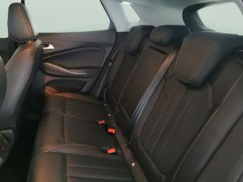 Vauxhall Grandland X 1.6 13.2kWh Business Edition Nav Premium Plug-in 4WD 4 (300 ps) 
