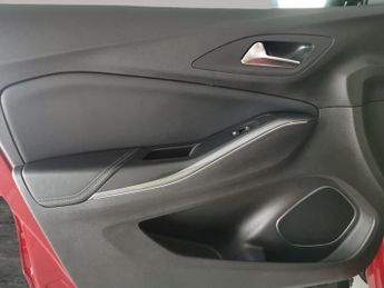 Vauxhall Grandland X 1.6 13.2kWh Business Edition Nav Premium Plug-in 4WD 4 (300 ps) 
