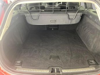 Volvo V60 2.0 D3 Momentum Pro (150 ps) - BLIND SPOT ASSIST