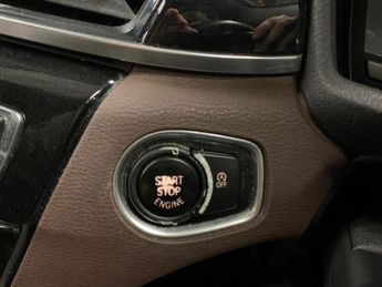 BMW X1 2.0 20d xLine xDrive (190 ps) - AUTO PARK - REVERSE CAM - LUMBAR