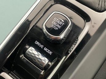 Volvo V60 2.0 D3 Momentum Pro (150 ps) - BLIND SPOT ASSIST