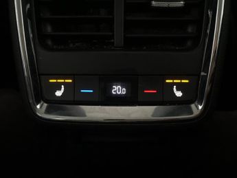 Skoda Enyaq 62kWh 60 (179 ps) - PARKING PACKAGE - COMFORT SEAT PACK - FAMILY