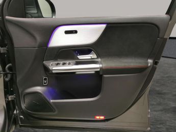 Mercedes-Benz EQA EQA 250 66.5kWh AMG Line (Premium) (190 ps) - HEATED SEATS - NAV