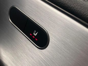 Mercedes-Benz CLA 1.3 CLA180 AMG Line Coupe 7G-DCT (136 ps) - LED - NAV - HEATED S