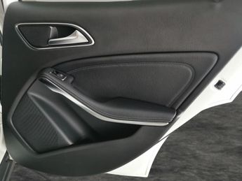 Mercedes-Benz GLA 1.6 GLA200 SE 7G-DCT (156 ps) - BLUETOOTH - KEYLESS-GO - DRIVING