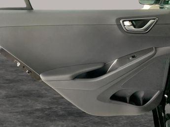 Hyundai Ioniq 38.3kWh Premium (136 ps) - REVERSE CAM - NAV - HEATED SEATS