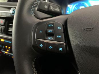 Ford Kuga 2.5 Duratec 14.4kWh Vignale Plug-in CVT (225 ps) - NAV - LEATHER