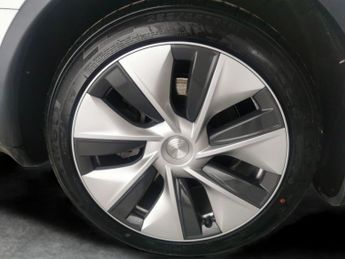 Tesla Model Y SUV RWD (346 ps) - LED - REVERSE CAM - NAV