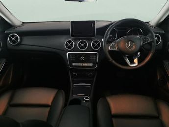 Mercedes-Benz GLA 1.6 GLA200 SE 7G-DCT (156 ps) - BLUETOOTH - KEYLESS-GO - DRIVING