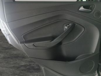 Ford Kuga 2.0 TDCi ST-Line X Powershift AWD (180 ps) - AUTO PARK - LED - R