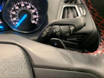 Ford Kuga 2.0 TDCi ST-Line X Powershift AWD (180 ps) - AUTO PARK - LED - R