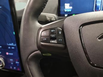 Ford Mustang Mach-e Standard Range 70kWh Automatic (269 ps) - KEYLESS ENTRY - REVERS