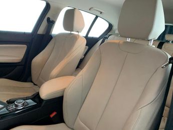 BMW 1 Series 2.0 118d Sport (150 ps) - INTERIOR TRIM - HIGH-GLOSS BLACK WITH 
