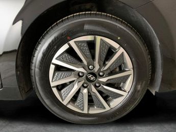 Hyundai Ioniq 38.3kWh Premium (136 ps) - REVERSE CAM - NAV - HEATED SEATS