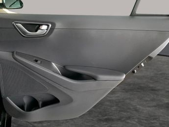 Hyundai Ioniq 38.3kWh Premium (136 ps) - REVERSE CAM - NAV - HEATED SEATS