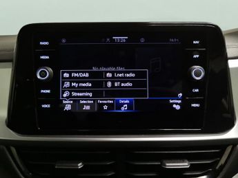 Volkswagen T-Roc 1.5 TSI Life DSG (150 ps) - BLUETOOTH - PARK SENSORS - PADDLE SH