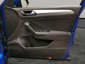 Volkswagen T-Roc 1.5 TSI Life DSG (150 ps) - BLUETOOTH - PARK SENSORS - PADDLE SH