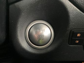 Mercedes-Benz GLA 1.6 GLA200 SE 7G-DCT (156 ps) - BLUETOOTH - KEYLESS-GO - DRIVING