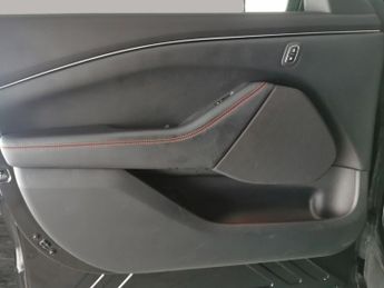 Ford Mustang Mach-e Standard Range 70kWh Automatic AWD (269 ps) - ACTIVE LANE ASSIST