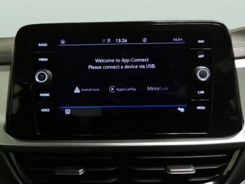 Volkswagen T-Roc 1.5 TSI Life DSG (150 ps) - BLUETOOTH - PARK SENSORS - PADDLE SH