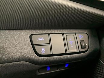 Hyundai Ioniq 38.3kWh Premium (136 ps) - REVERSE CAM - NAV - HEATED SEATS