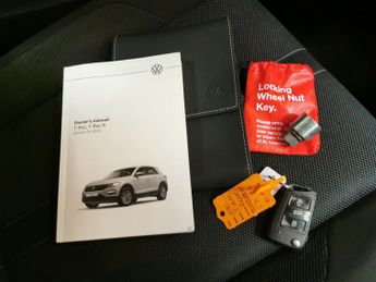 Volkswagen T-Roc 1.5 TSI Life DSG (150 ps) - BLUETOOTH - PARK SENSORS - PADDLE SH