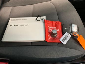 Hyundai Ioniq 38.3kWh Premium (136 ps) - REVERSE CAM - NAV - HEATED SEATS
