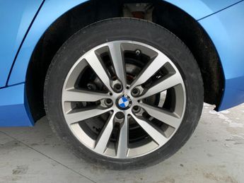 BMW 118 2.0 118d Sport (150 ps) - INTERIOR TRIM - HIGH-GLOSS BLACK WITH 