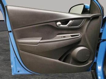 Hyundai Kona 64kWh Premium (10.5kW Charger) (204 ps) - HEATED SEATS - HEATED 