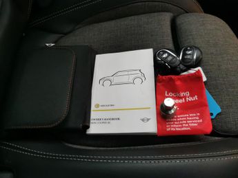 Mini Electric Hatch Cooper SE 32.6kWh Level 2 (184 ps) - NAV - INTERIOR LIGHT PACK