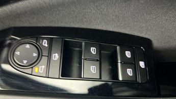 Mazda CX-30 2.0 e-SKYACTIV X MHEV Exclusive-Line (186 ps) - CARPLAY - BOSE