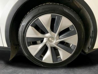 Tesla Model Y (Dual Motor) Long Range 4WDE (384 bhp) - LED - REVERSE CAM - NAV