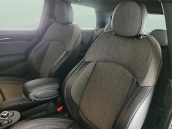 Mini Electric Hatch Cooper SE 32.6kWh Level 2 (184 ps) - NAV - INTERIOR LIGHT PACK