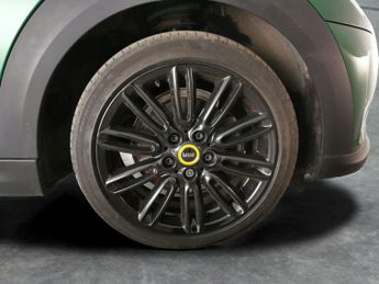 Mini Electric Hatch Cooper SE 32.6kWh Level 2 (184 ps) - NAV - INTERIOR LIGHT PACK