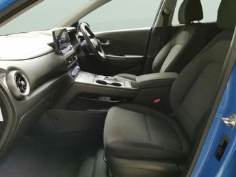 Hyundai Kona 64kWh Premium (10.5kW Charger) (204 ps) - HEATED SEATS - HEATED