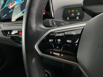 Volkswagen ID.3 Pro 58kWh Life (145 ps) - LED - HEATED SEATS - NAV